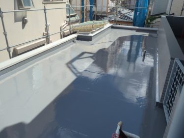 東京都中野区　Sマンション　外装リフォーム、屋上・フラットルーフ　ウレタン防水工事・共用部長尺シート防水工事