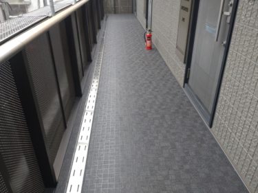 神奈川県横浜市港北区　Bマンション　外装リフォーム、共用階段・共用廊下　長尺シート防水工事