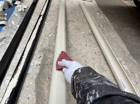 ⑨配管カバー塗装の詳細写真