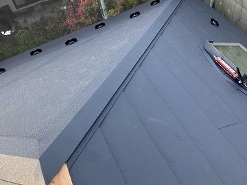 ②屋根材張りの詳細写真