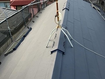 ②屋根材張りの詳細写真