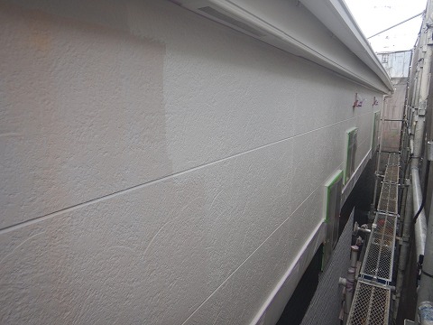 ④外壁塗装 中塗りの詳細写真