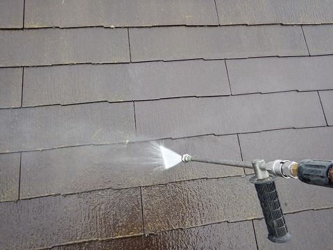 ①高圧洗浄の詳細写真