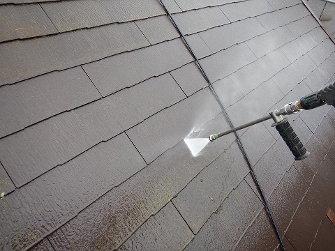 ①高圧洗浄の詳細写真