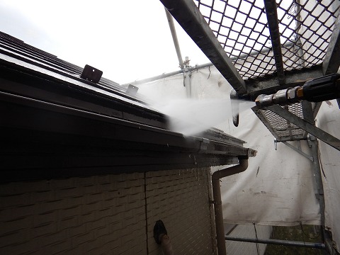 ①高圧洗浄の詳細写真