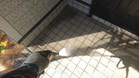 ①高圧洗浄の詳細写真