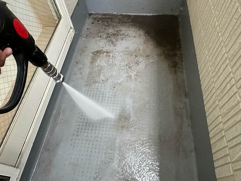 ①ベランダ清掃の詳細写真