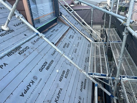 ①防水シート張りの詳細写真