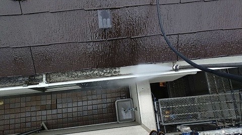 ①高圧洗浄の詳細写真