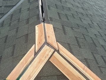 ③板金取付の詳細写真