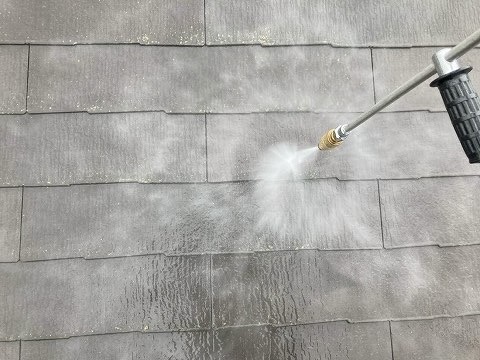 ①高圧洗浄の詳細写真