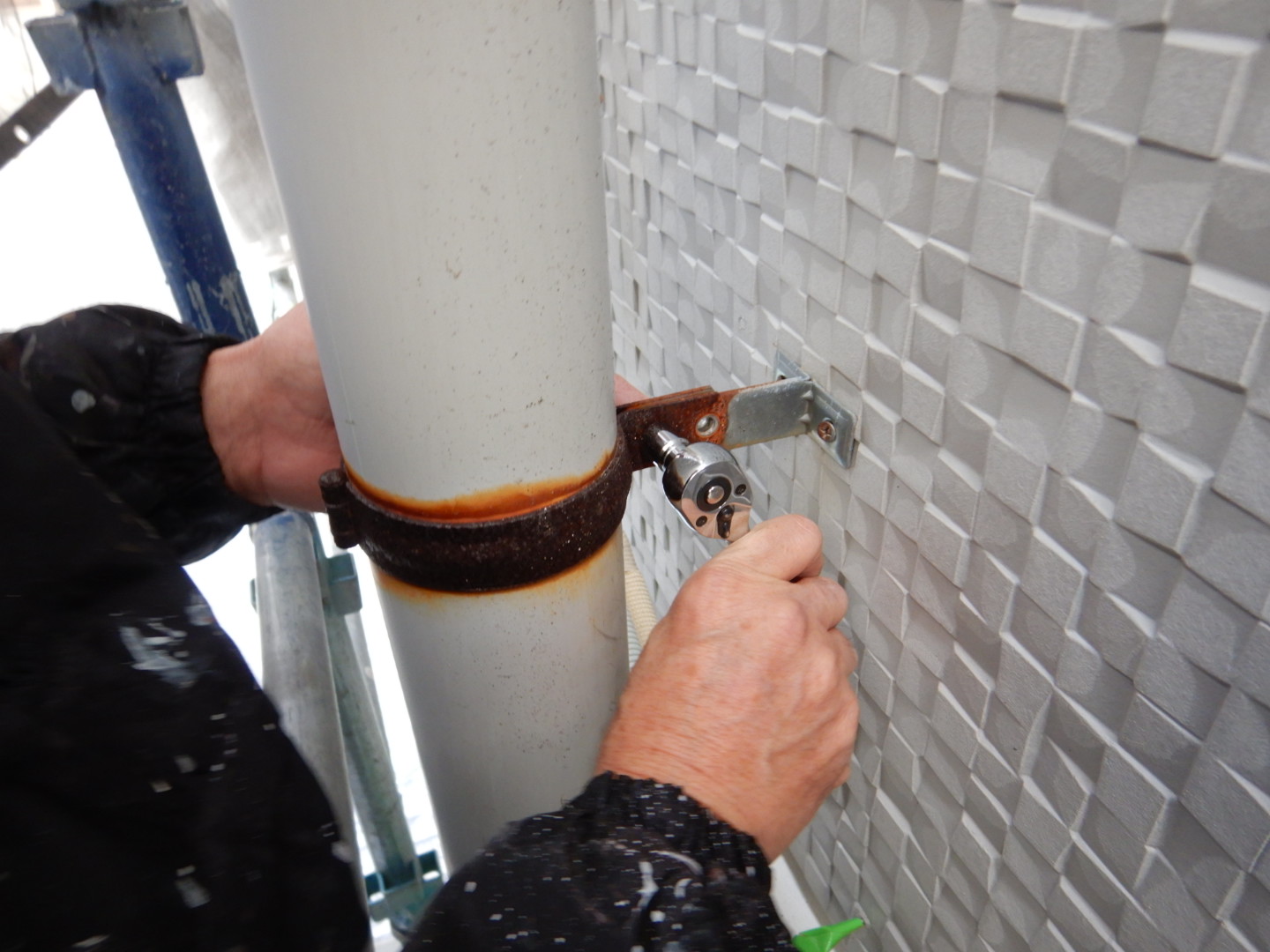 ⑤雨樋塗装の詳細写真