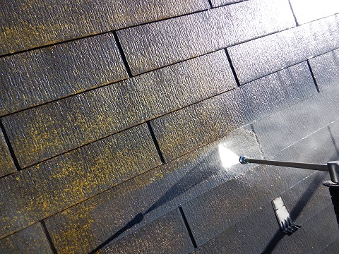 ①高圧洗浄の詳細写真