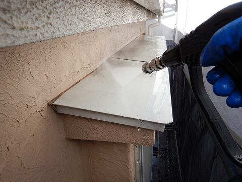 ①高圧洗浄の詳細写真