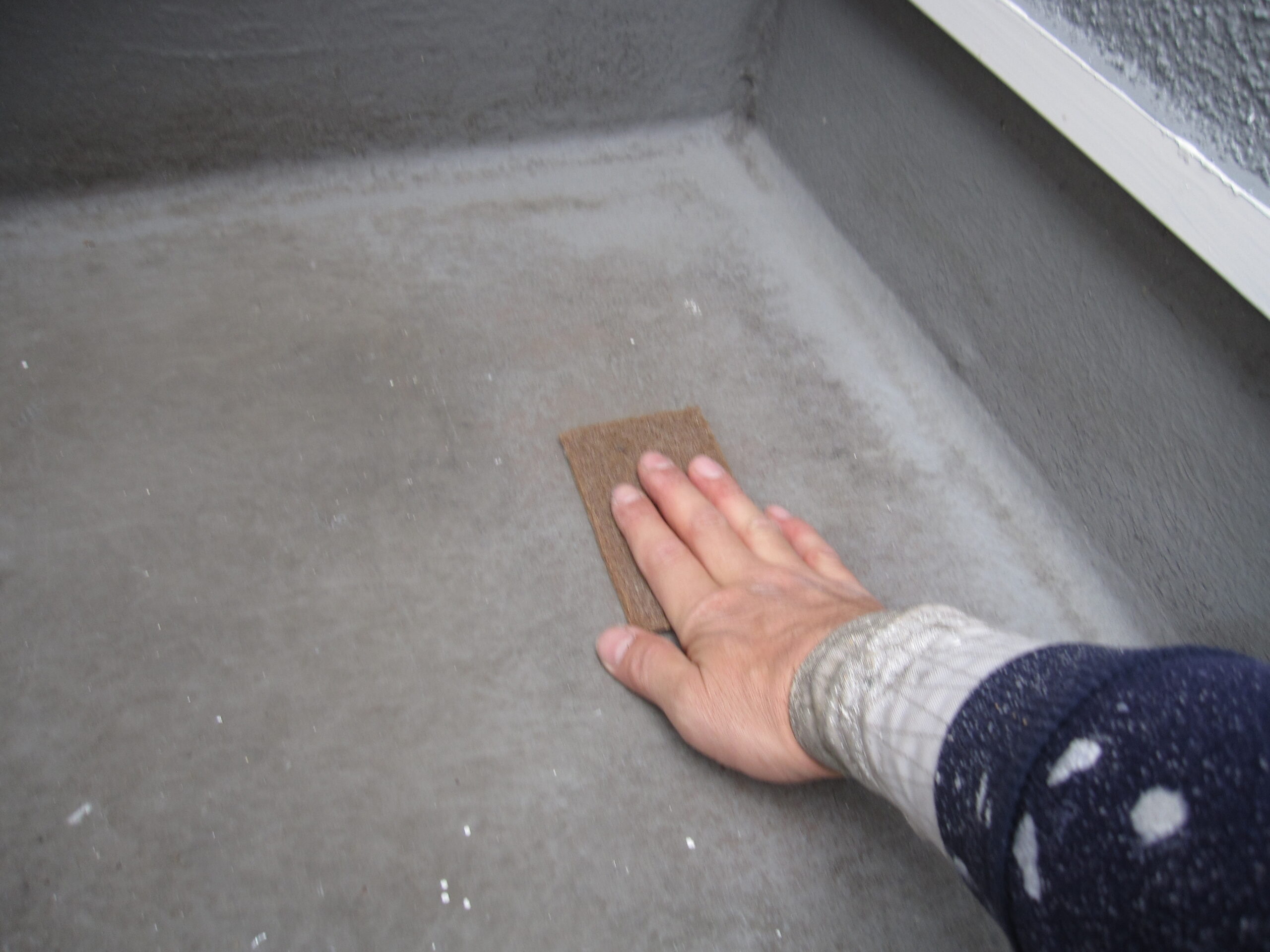 ①ベランダ清掃の詳細写真