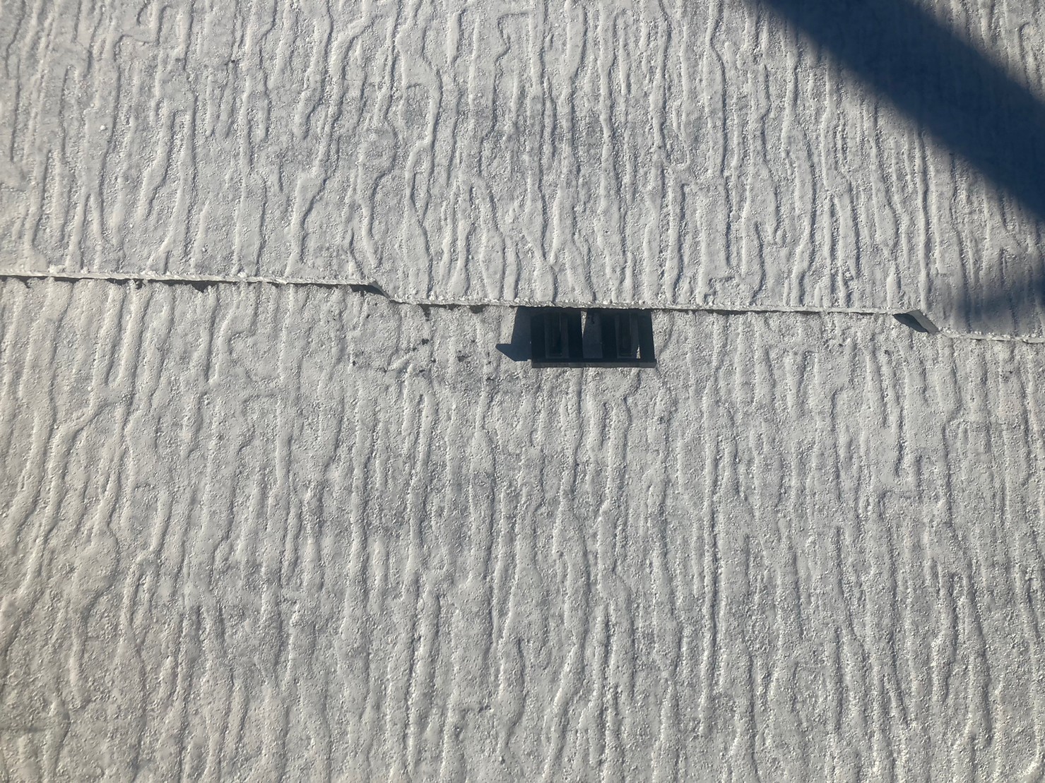 ③下塗り・タスペーサー取付の詳細写真