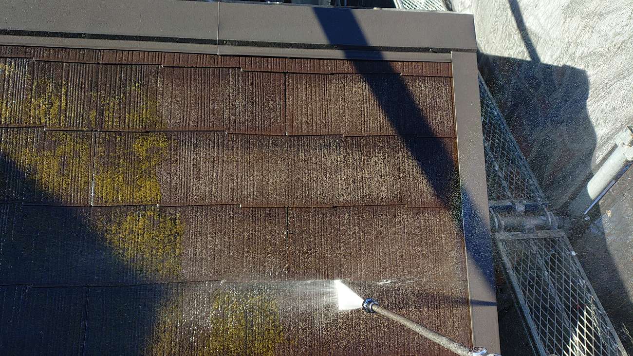 ①高圧洗浄の詳細写真