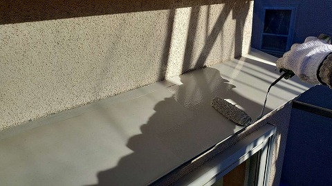 ④出窓天端塗装の詳細写真