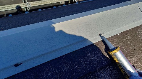 ③シーリング・タスペーサー取付の詳細写真