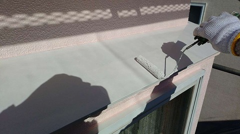 ④出窓天端塗装の詳細写真