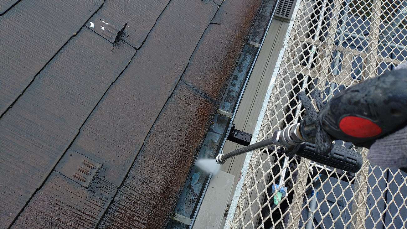 ①高圧洗浄の詳細写真