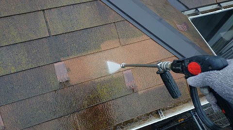 ①高圧洗浄の詳細写真