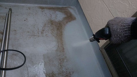 ①ベランダ清掃の詳細写真