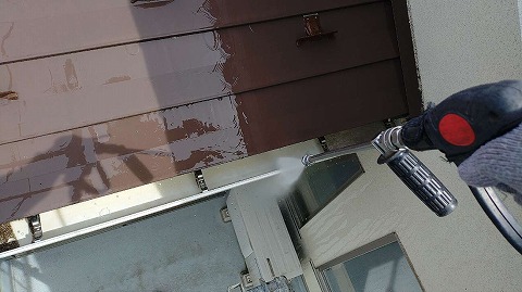 ①高圧洗浄の詳細写真