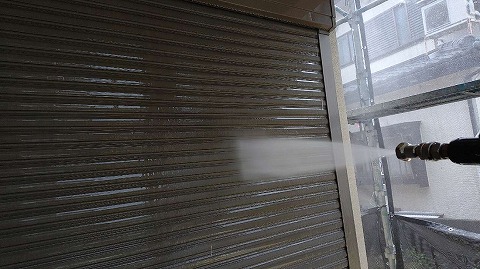 ①高圧洗浄の詳細写真