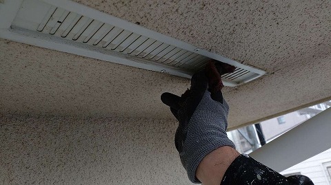 ⑤軒天換気口塗装の詳細写真