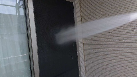 ①高圧洗浄の詳細写真