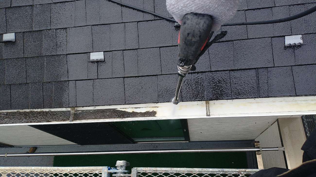 ①高圧洗浄の詳細写真