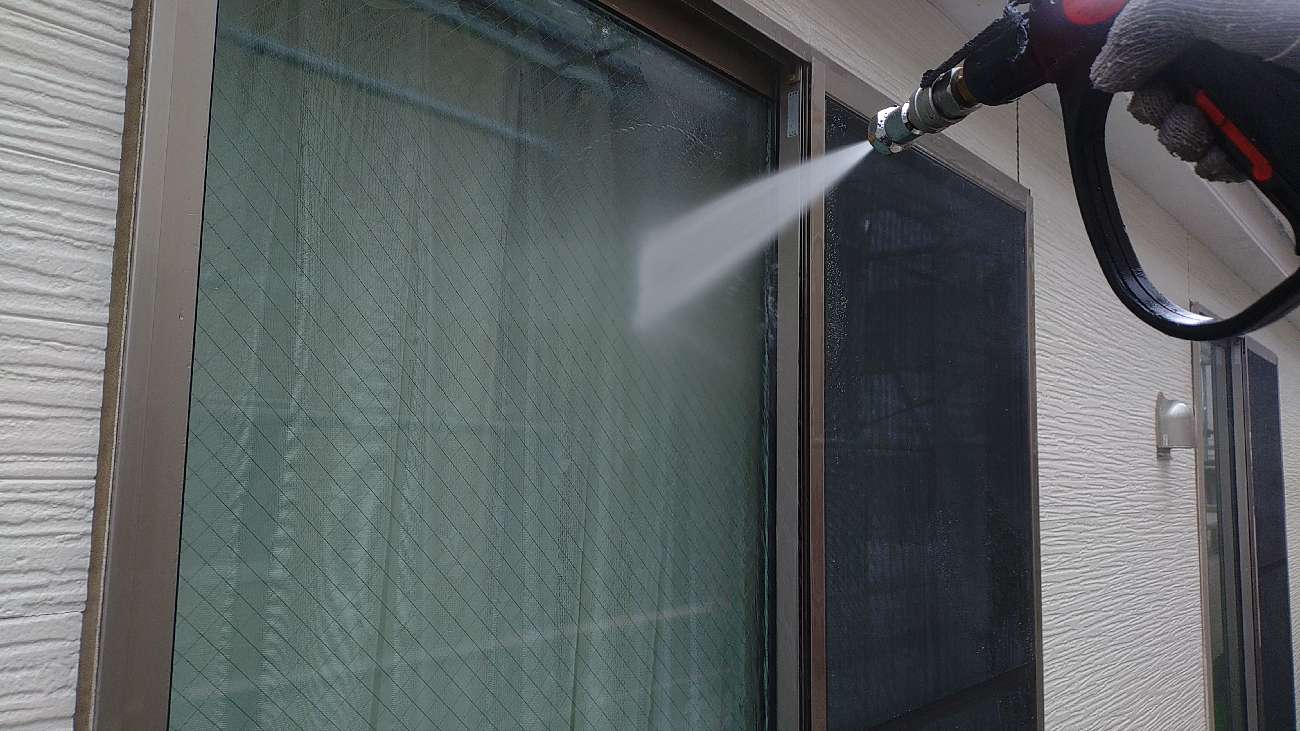 ①高圧洗浄の詳細写真