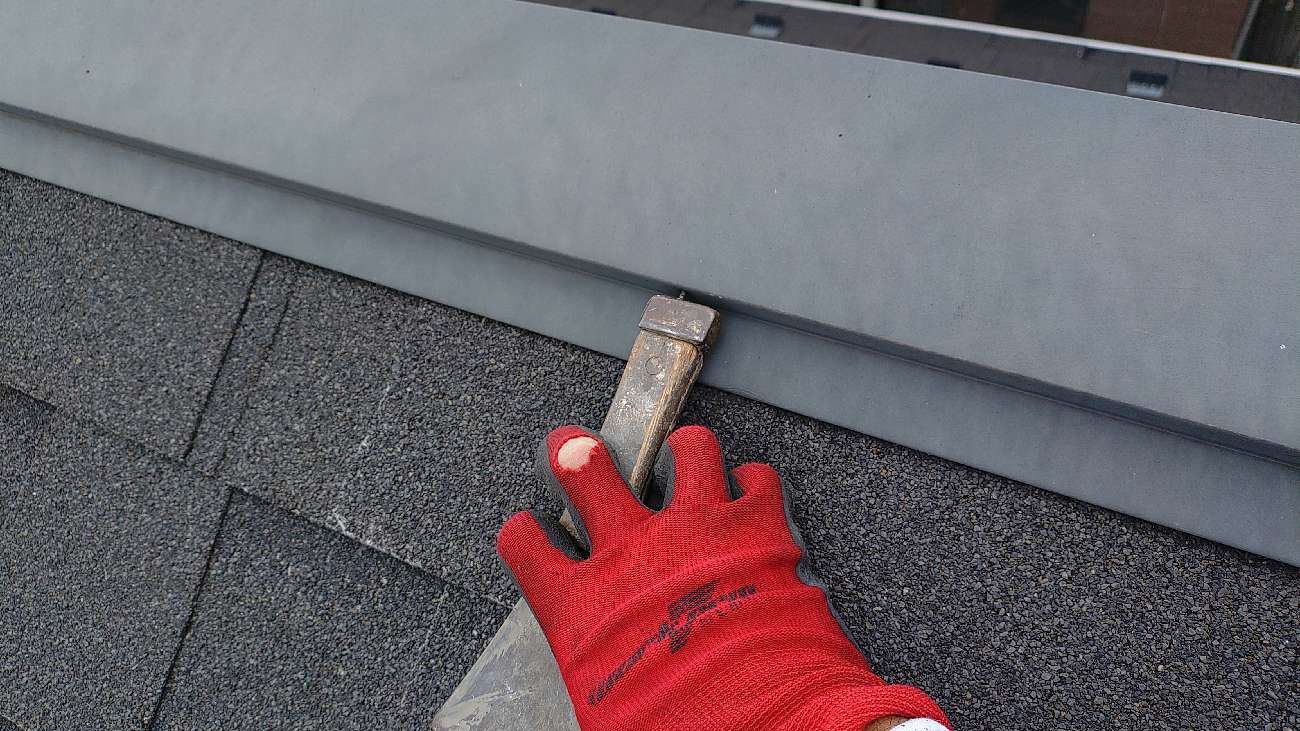 ②板金の詳細写真