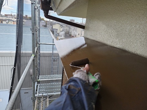 ④出窓天端塗装の詳細写真