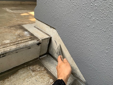 ②階段側溝の詳細写真