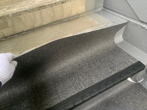 ③長尺シート張りの詳細写真