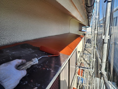 ④出窓天端塗装の詳細写真