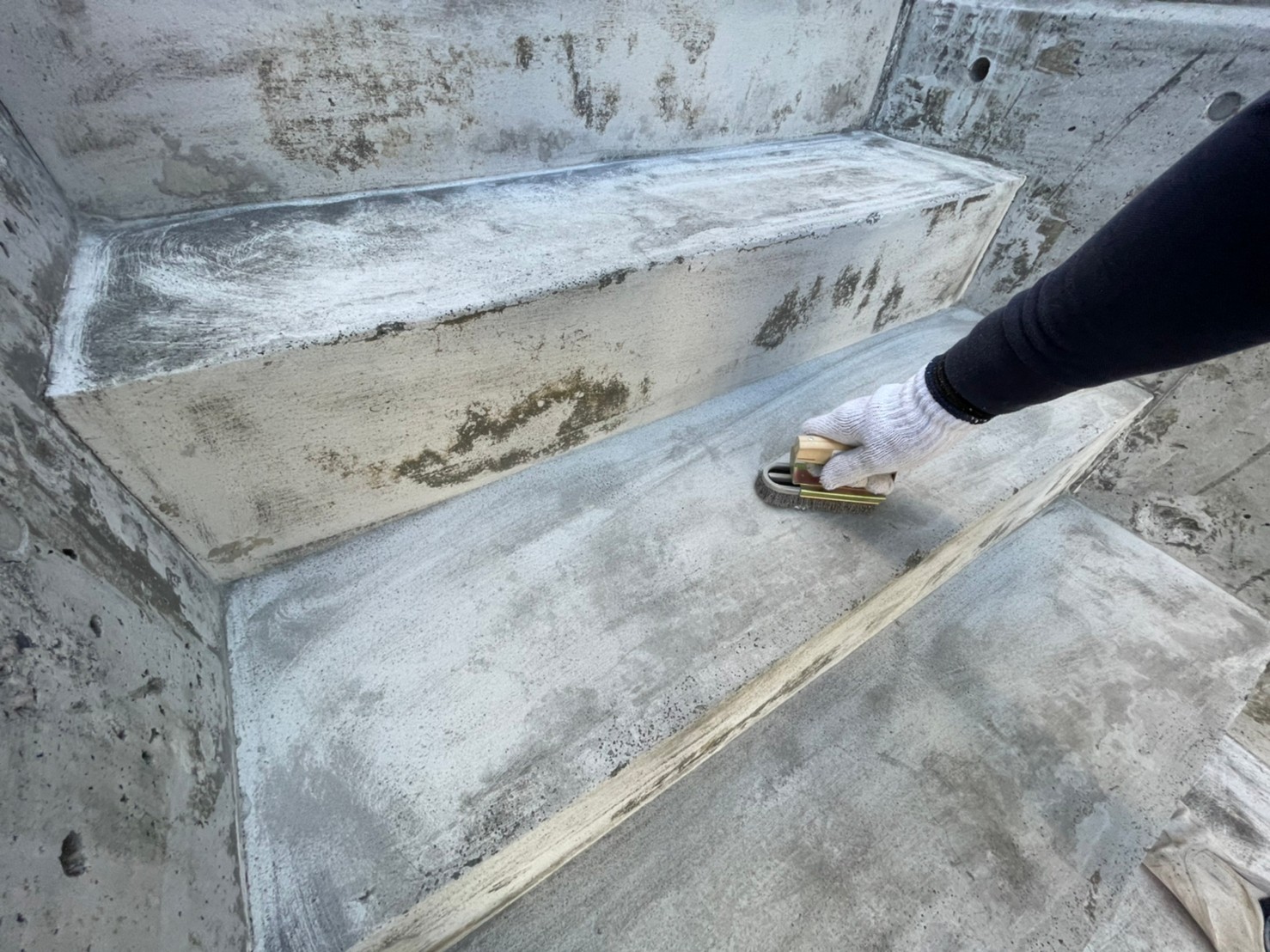 ①下地の詳細写真