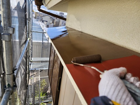 ④出窓天端塗装の詳細写真