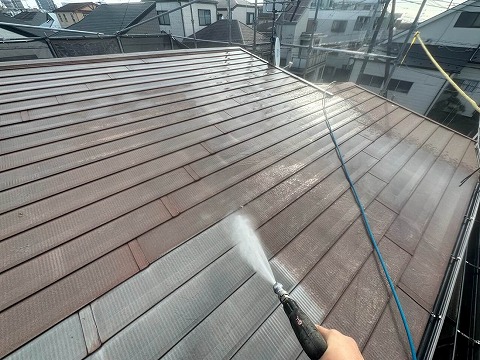 ①高圧洗浄の詳細写真