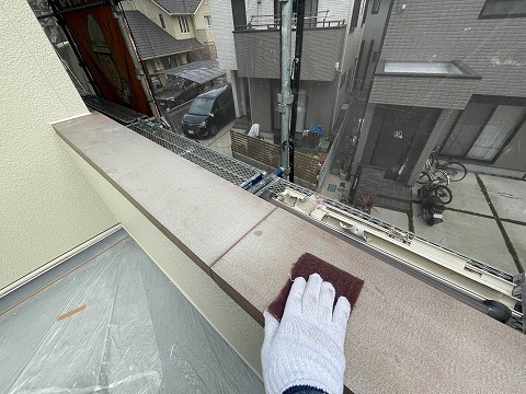 ⑨笠木塗装の詳細写真