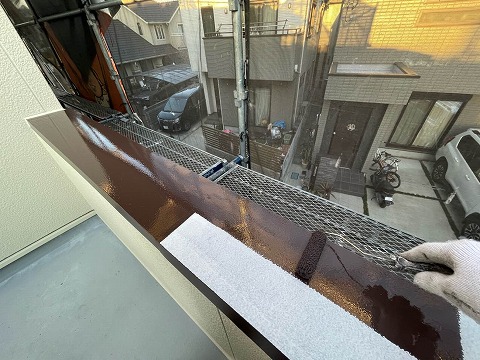 ⑨笠木塗装の詳細写真