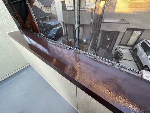 ⑨笠木塗装の詳細写真