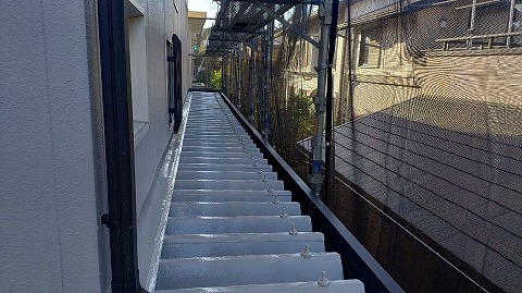 ⑥下屋根　塗装の詳細写真