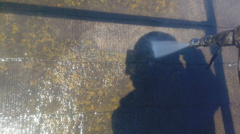 ①高圧洗浄の詳細写真