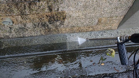 ①高圧洗浄の詳細写真
