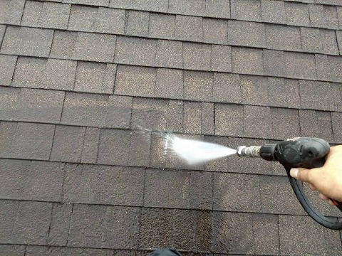 ①高圧洗浄の詳細写真