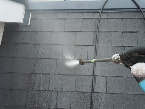 ①高圧洗浄の詳細写真