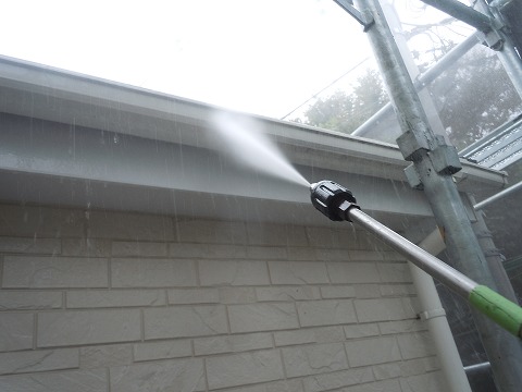 ①高圧洗浄の詳細写真